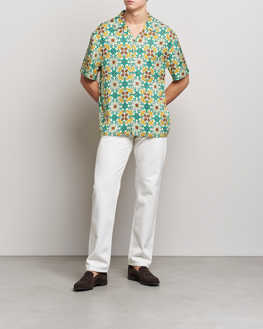 Hombres | Camisas | Drôle de Monsieur | Ornaments Print Bowling Shirt Yellow/Green