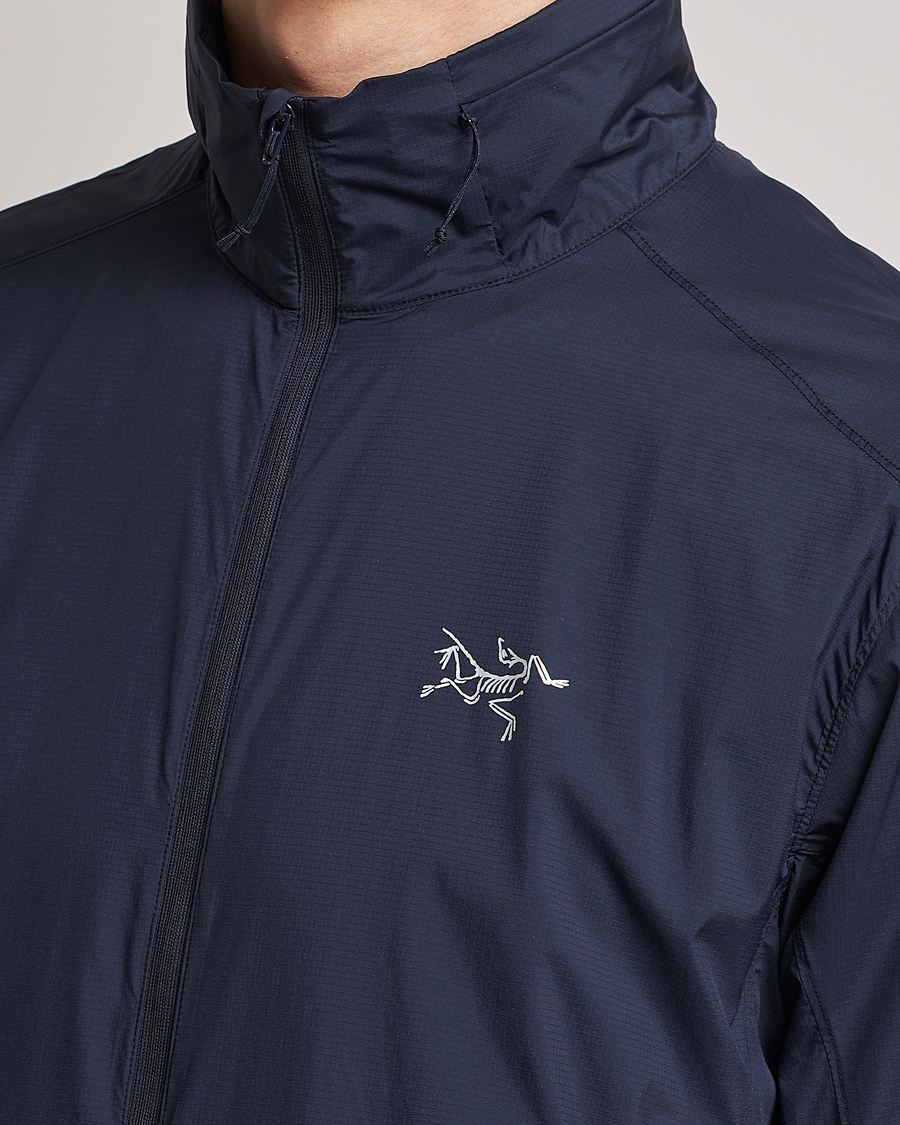 Hombres | Abrigos y chaquetas | Arc'teryx | Nodin Lightweight Wind Jacket Black Sapphire