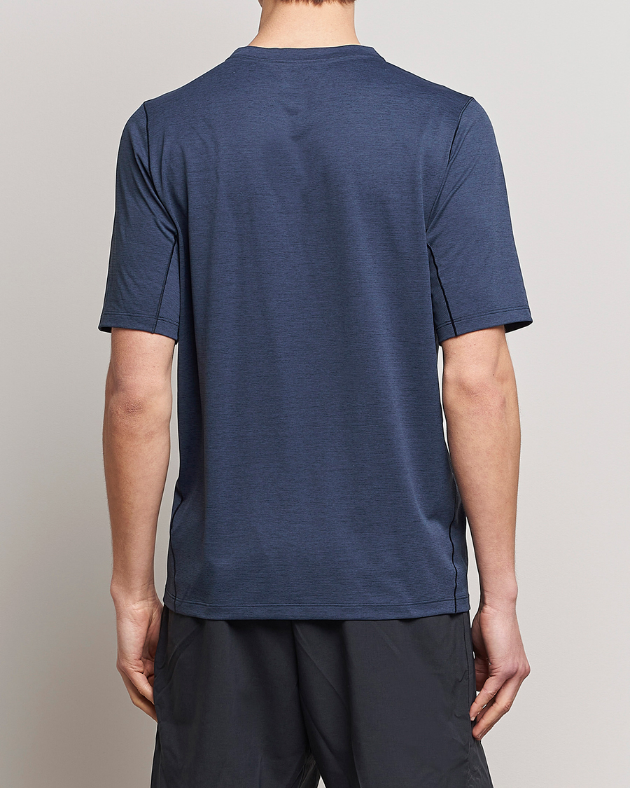 Hombres | Camisetas | Arc'teryx | Cormac Crew Neck Tee Black Sapphire Heather