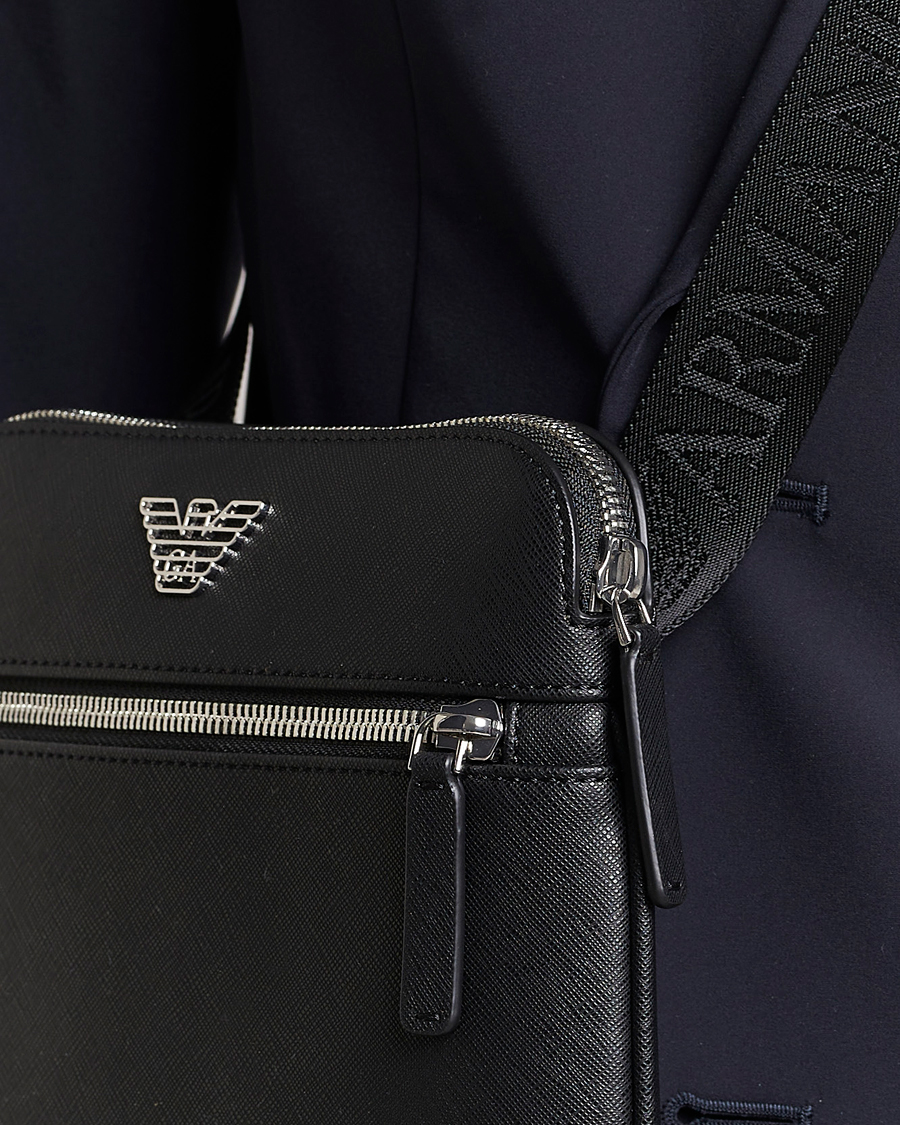 Hombres | Emporio Armani Leather Messeager Bag Black | Emporio Armani | Leather Messeager Bag Black