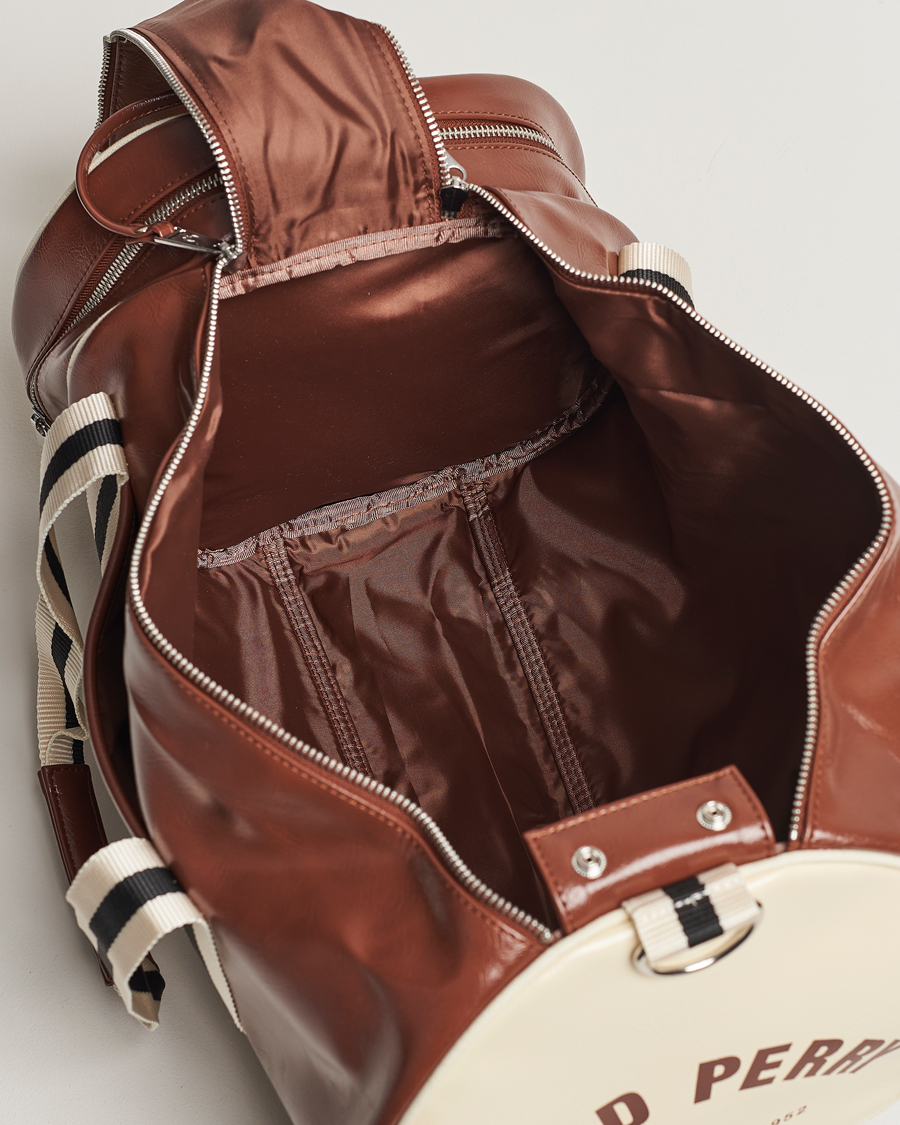 Hombres | Fred Perry Classic Barrel Bag Tan | Fred Perry | Classic Barrel Bag Tan