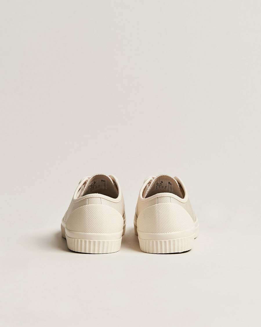 Hombres | Fred Perry Hughes Low Canvas Sneaker Ecru | Fred Perry | Hughes Low Canvas Sneaker Ecru