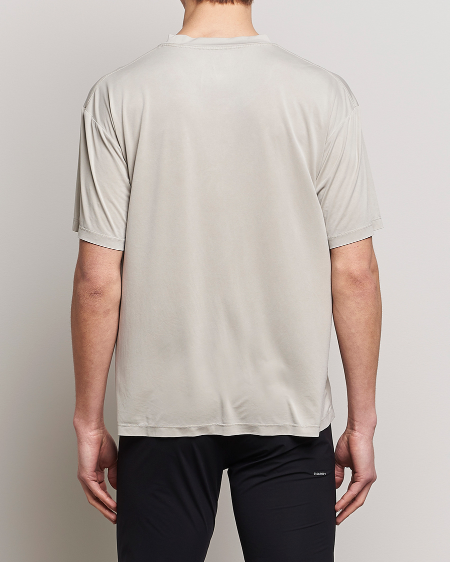 Hombres | Camisetas | Satisfy | AuraLite T-Shirt Mineral Dune