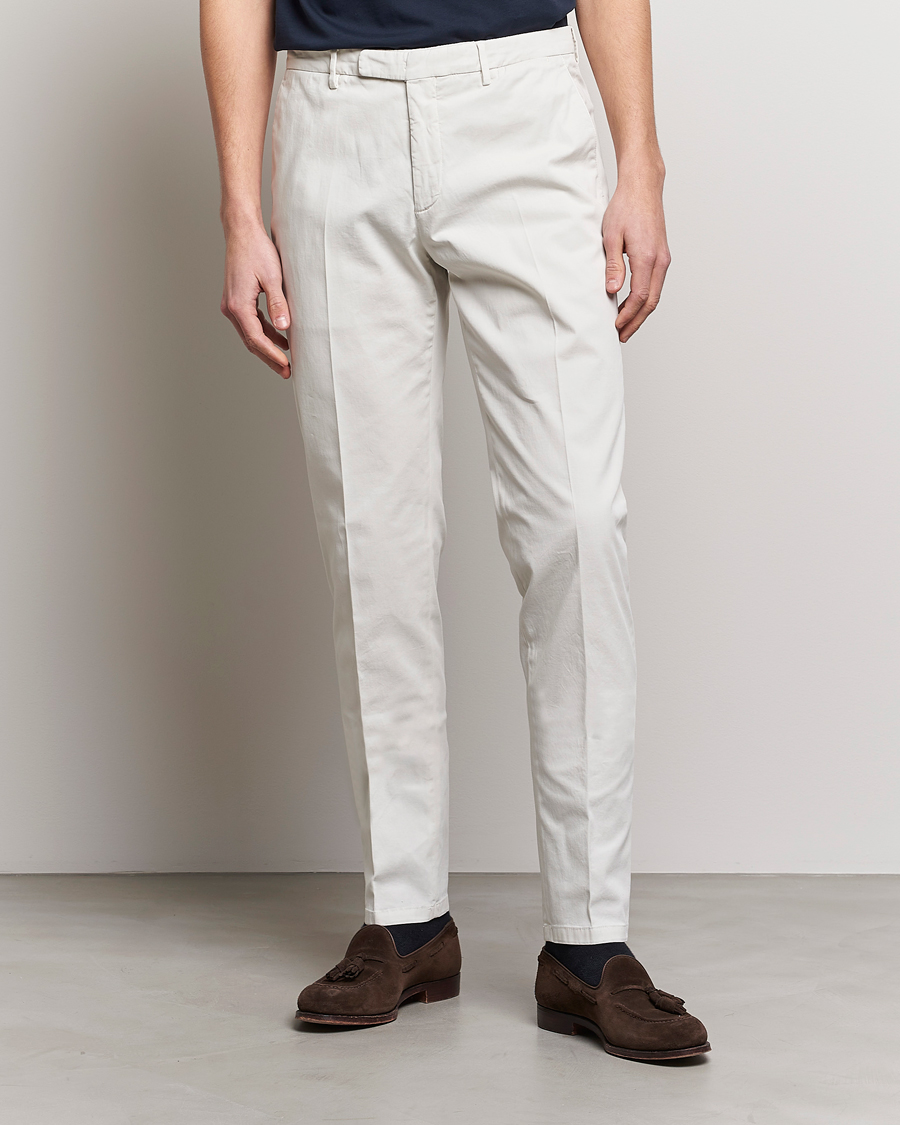 Hombres | Pantalones | Boglioli | Cotton Stretch Chinos Off White