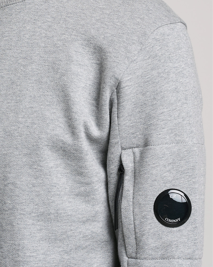 Hombres | Jerséis y prendas de punto | C.P. Company | Diagonal Raised Fleece Lens Sweatshirt Grey
