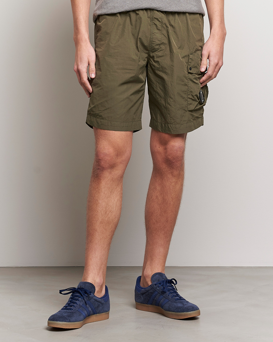 Hombres | Pantalones cortos | C.P. Company | Flatt Nylon Garment Dyed Shorts Olive