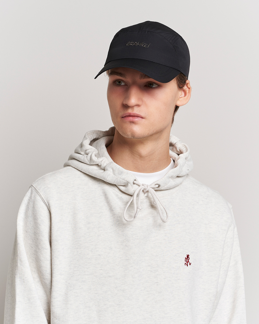 Hombres | Gramicci Light Ripstop Strap Cap Black | Gramicci | Light Ripstop Strap Cap Black