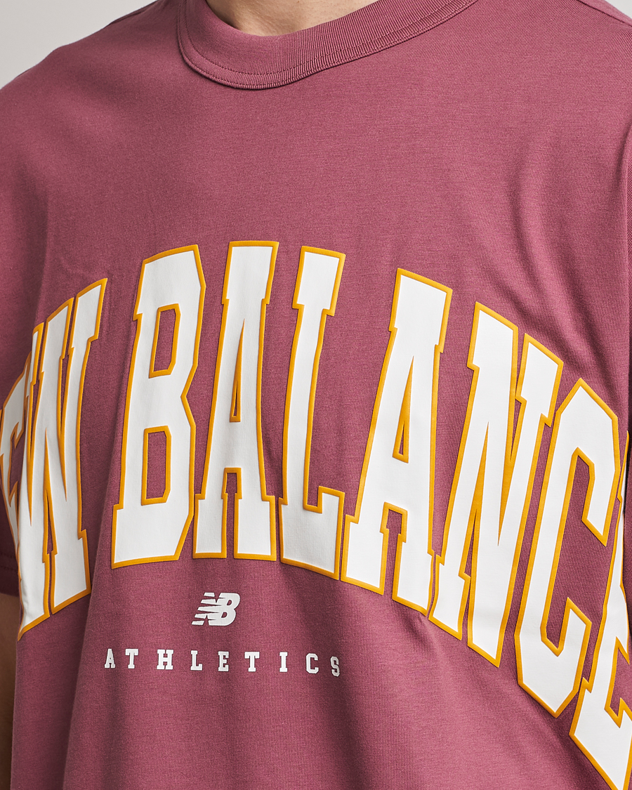 Hombres | Camisetas | New Balance | Athletics Warped T-Shirt Washed Burgundy