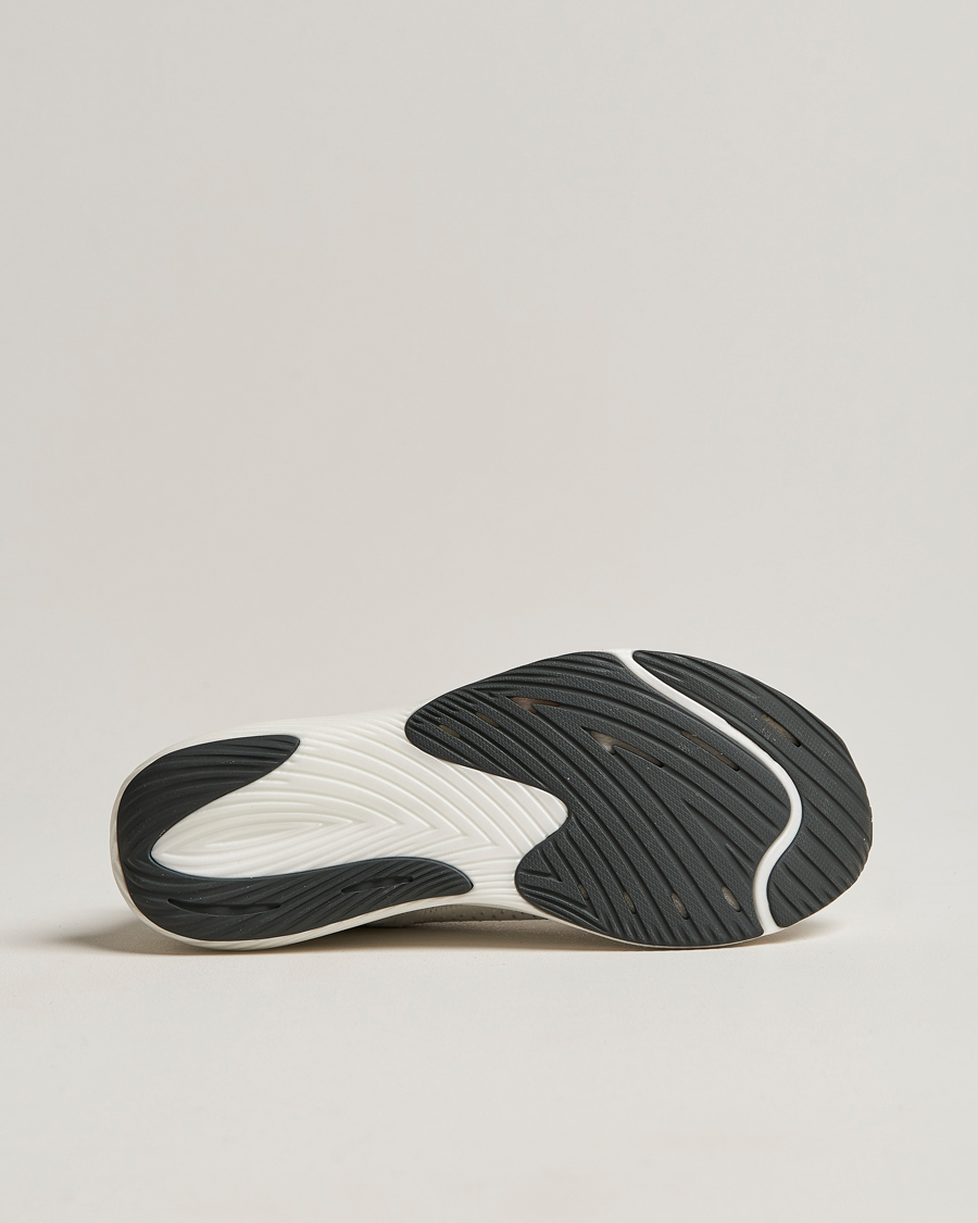 Hombres | New Balance Running FuelCell Rebel v3 White | New Balance Running | FuelCell Rebel v3 White