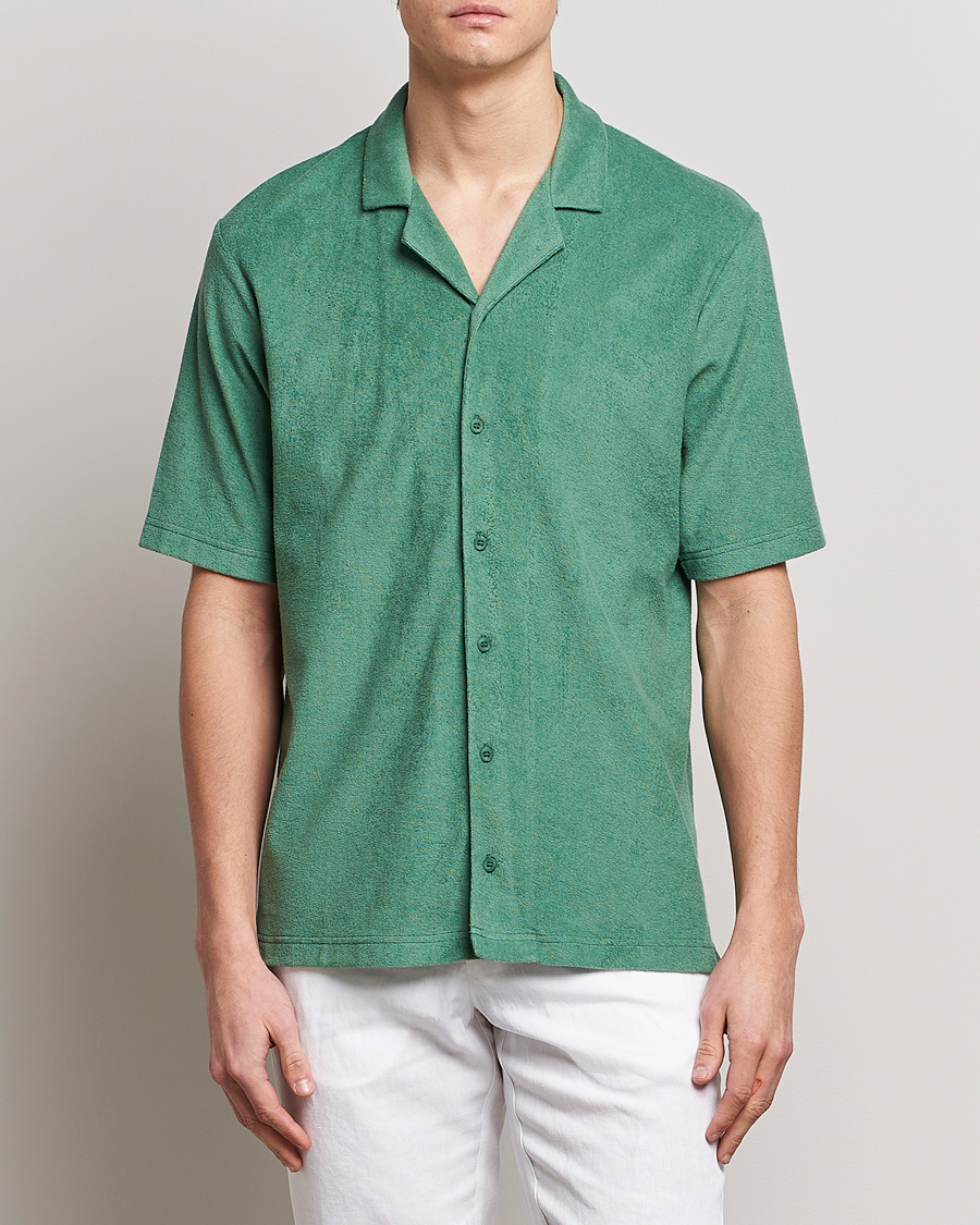 Hombres | Camisas de manga corta | Sunspel | Towelling Camp Collar Shirt Thyme Green
