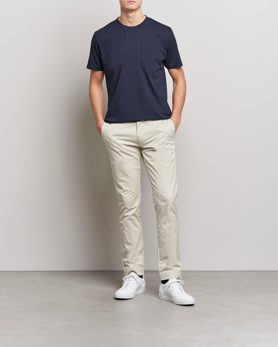 Hombres | Camisetas | Sunspel | Riviera Pocket Crew Neck T-Shirt Navy