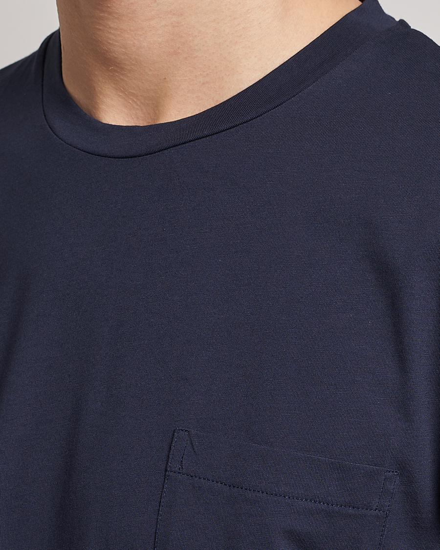 Hombres | Camisetas | Sunspel | Riviera Pocket Crew Neck T-Shirt Navy