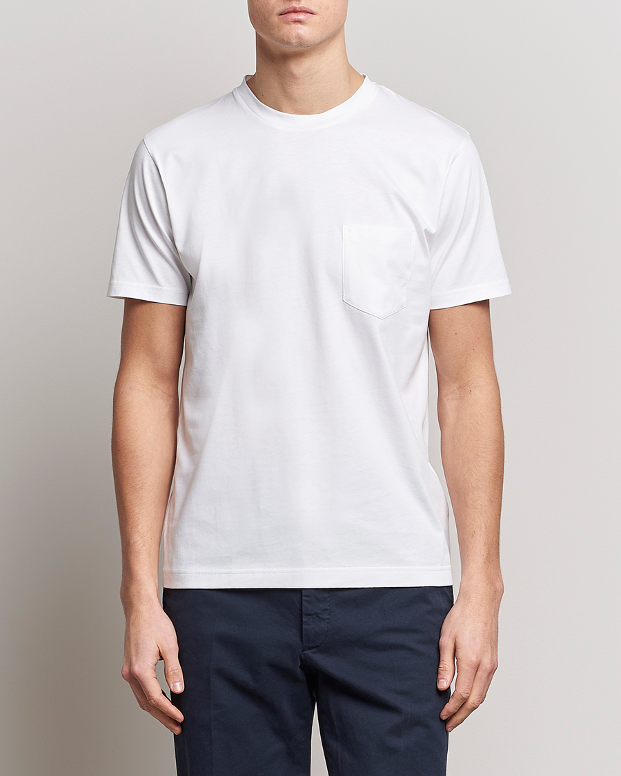 Hombres | Camisetas | Sunspel | Riviera Pocket Crew Neck T-Shirt White