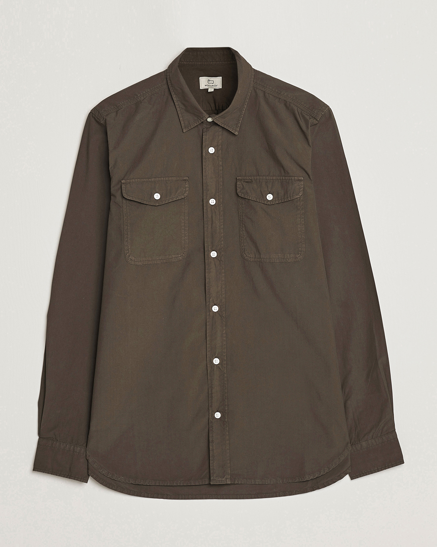 Hombres | Camisas | Woolrich | Poplin Garment Dyed Pocket Shirt Dark Green