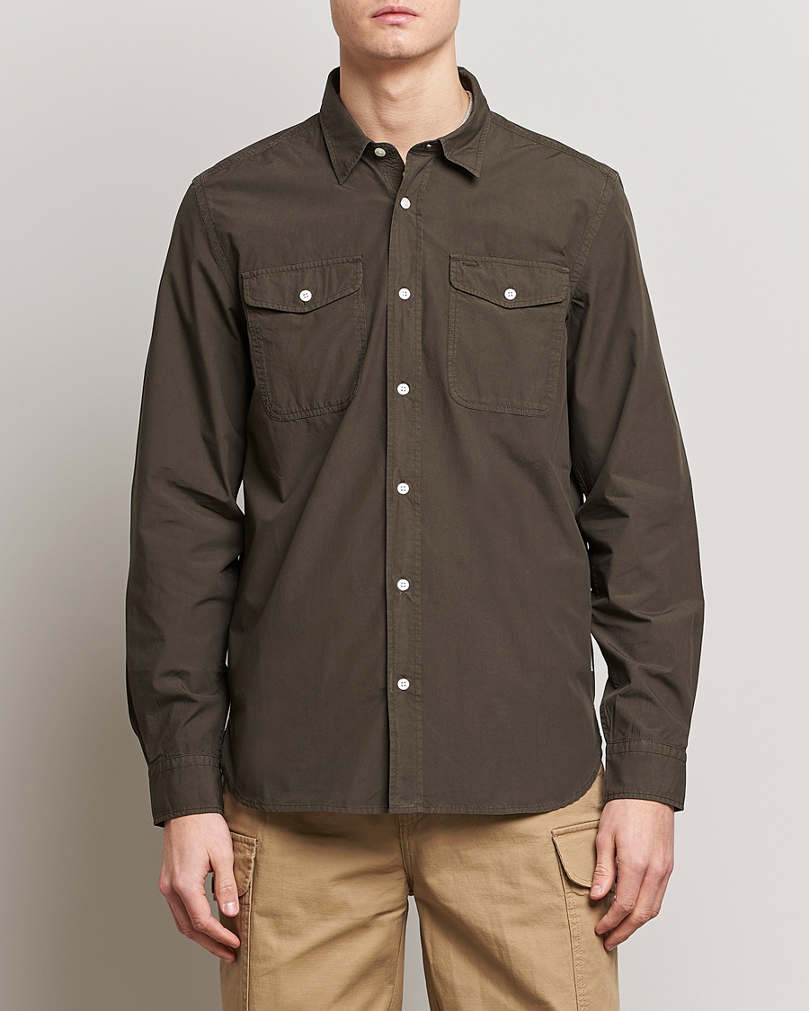 Hombres | Camisas | Woolrich | Poplin Garment Dyed Pocket Shirt Dark Green