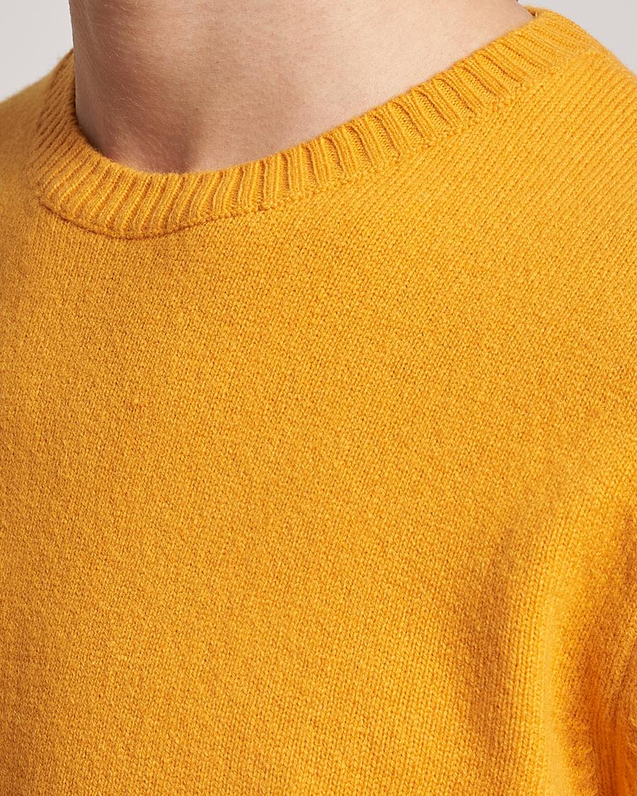 Hombres | Jerséis y prendas de punto | Colorful Standard | Classic Merino Wool Crew Neck Burned Yellow