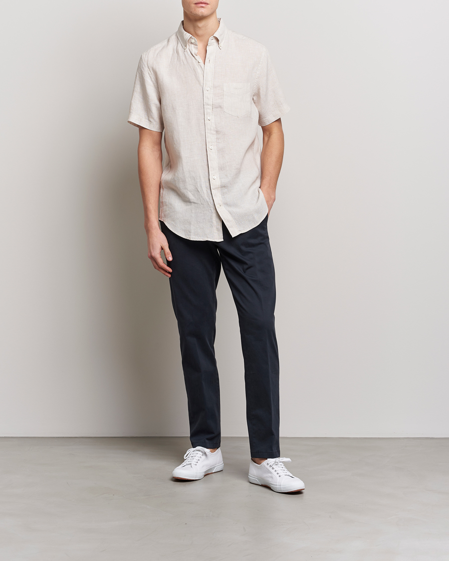 Hombres | Camisas | GANT | Regular Fit Striped Linen Short Sleeve Shirt Dry Sand
