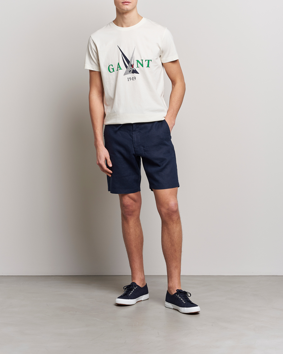 Hombres | Camisetas | GANT | Sailing Logo Crew Neck T-Shirt Cream