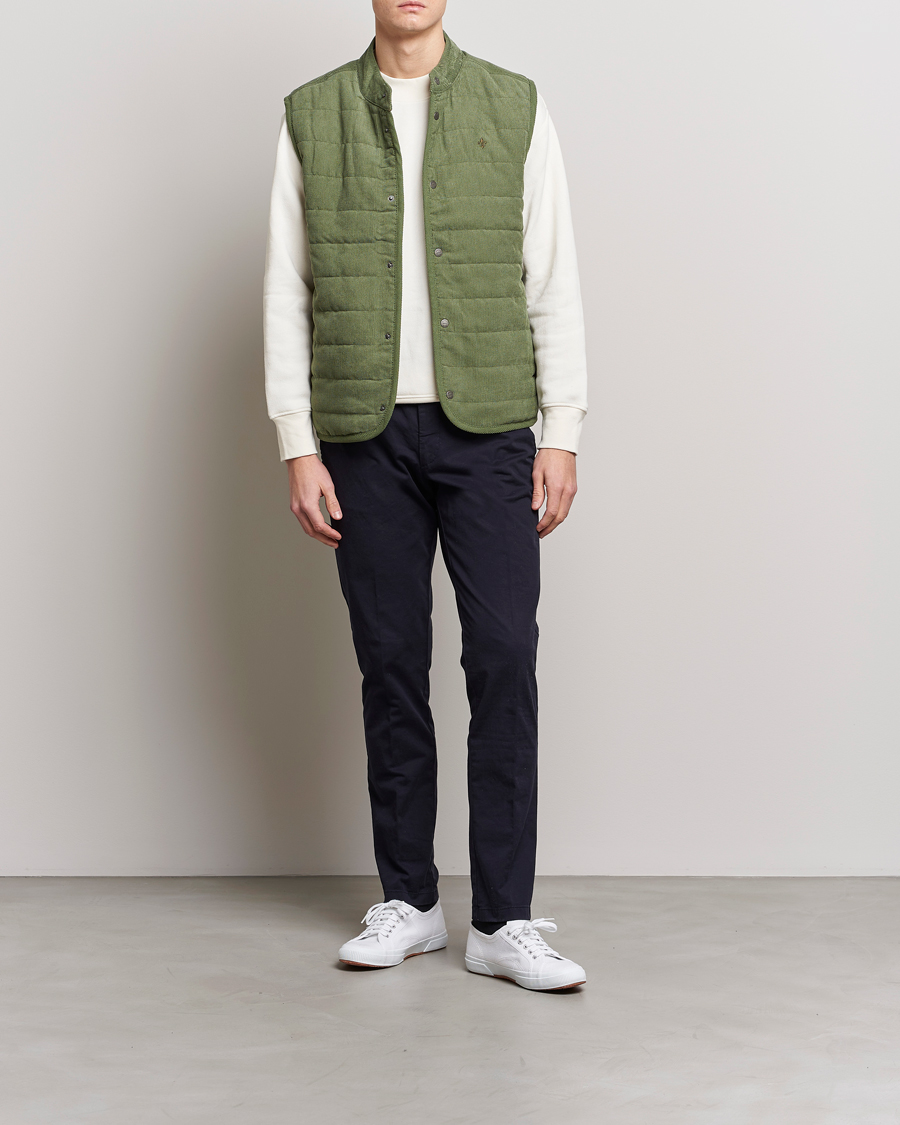 Hombres | Chalecos | Morris | Woburn Baby Cord Vest Sage Green