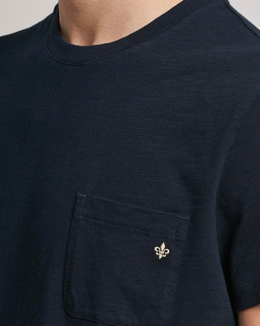 Hombres | Camisetas | Morris | Lily Slub Pocket Crew Neck Tee Navy