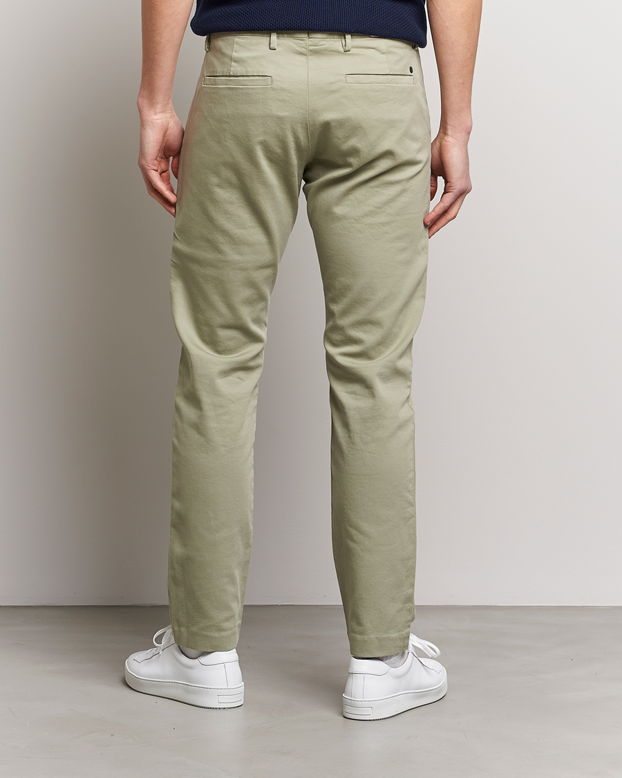 Hombres | Pantalones | NN07 | Theo Regular Fit Stretch Chinos Oil Green