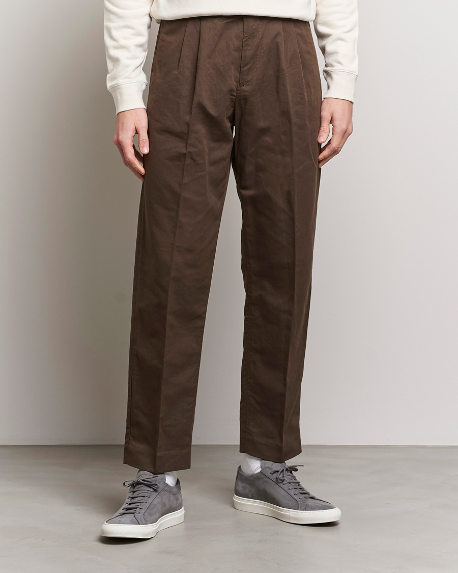 Hombres | Pantalones | NN07 | Fritz Pleated Trousers Brown