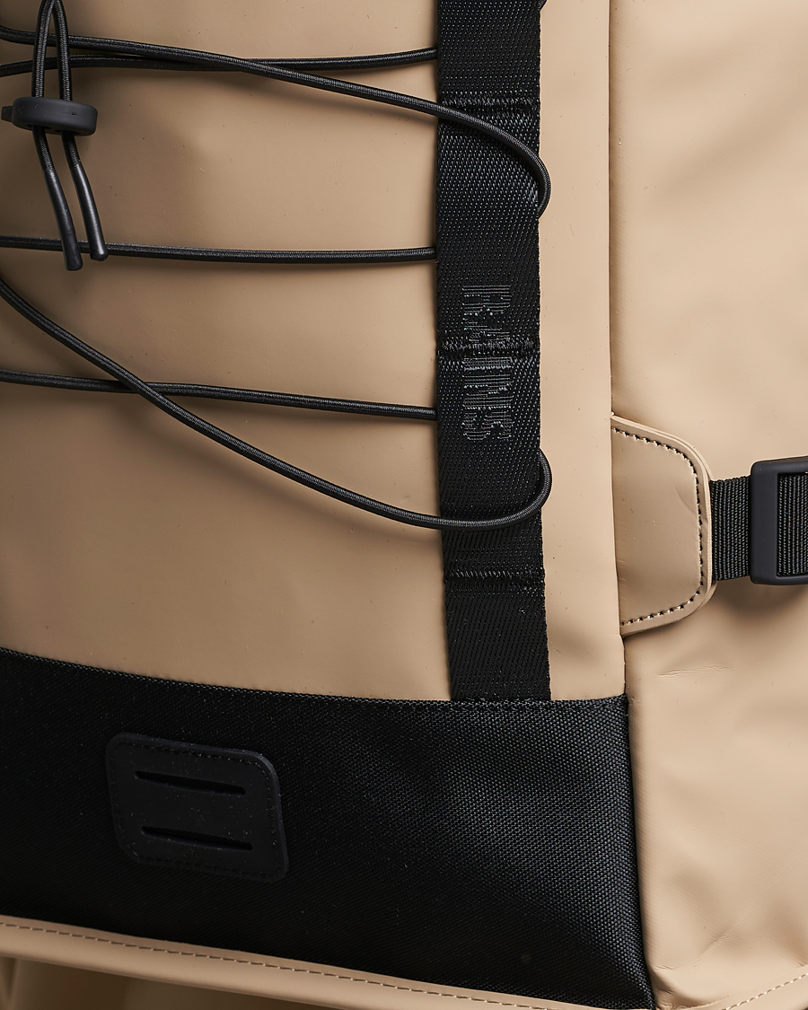 Hombres | RAINS Trail Mountaineer Backpack Sand | RAINS | Trail Mountaineer Backpack Sand