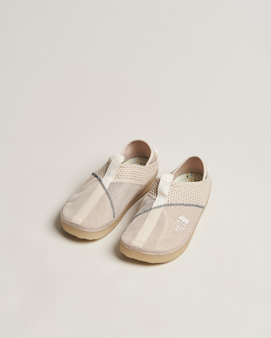 Hombres |  | The North Face | Base Camp Mules Sandstone