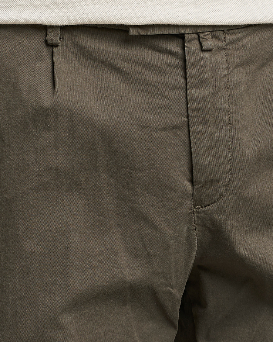 Hombres | Pantalones cortos | Briglia 1949 | Pleated Cotton Shorts Brown