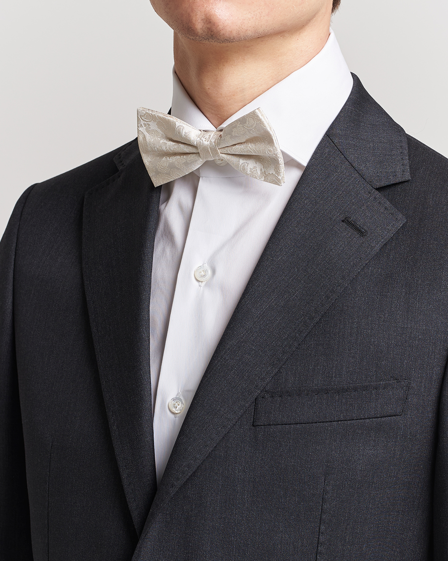 Hombres | Amanda Christensen Tonal Paisley Pre Tie Silk Cream | Amanda Christensen | Tonal Paisley Pre Tie Silk Cream