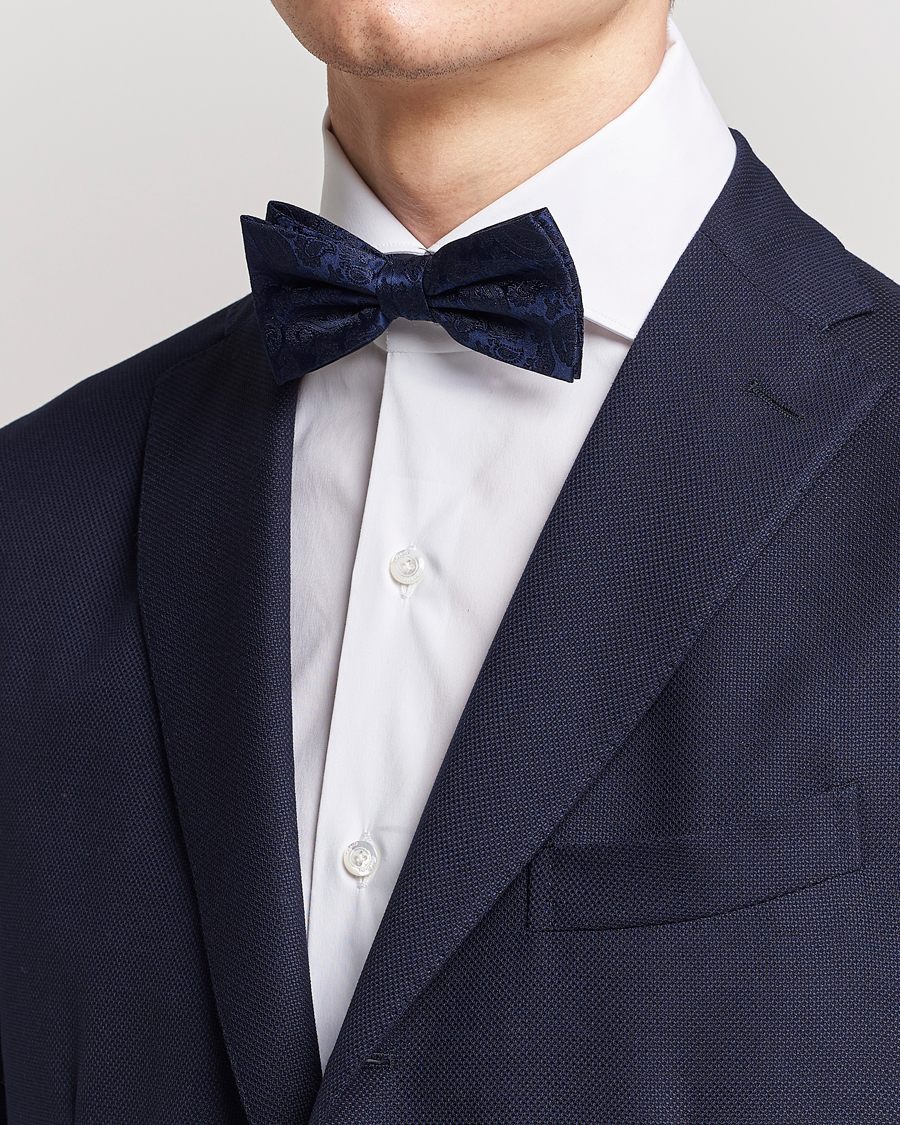 Hombres | Amanda Christensen Tonal Paisley Pre Tie Silk Navy | Amanda Christensen | Tonal Paisley Pre Tie Silk Navy