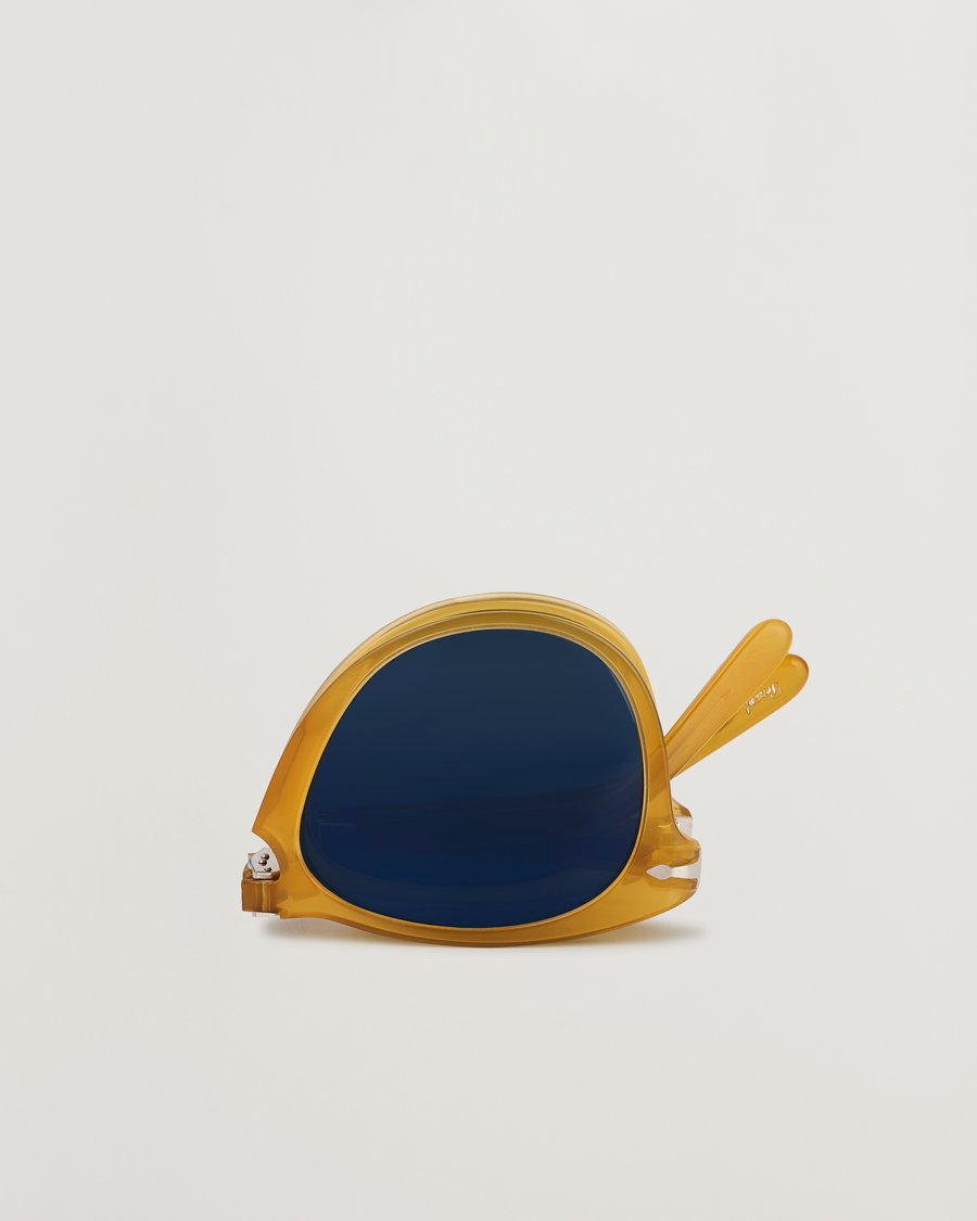 Hombres | Persol 0PO0714 Steve McQueen Sunglasses Opal Yellow | Persol | 0PO0714 Steve McQueen Sunglasses Opal Yellow