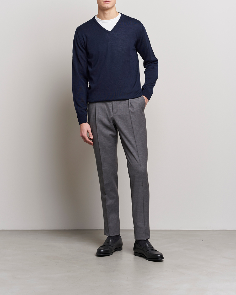 Hombres | Jerséis y prendas de punto | Stenströms | Merino Patch V-Neck Navy/Light Grey