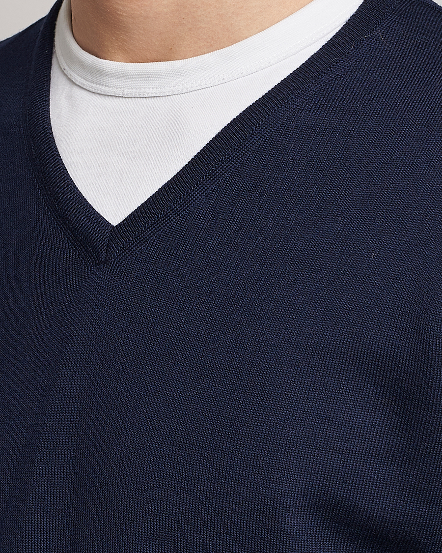 Hombres | Jerséis y prendas de punto | Stenströms | Merino Patch V-Neck Navy/Light Grey