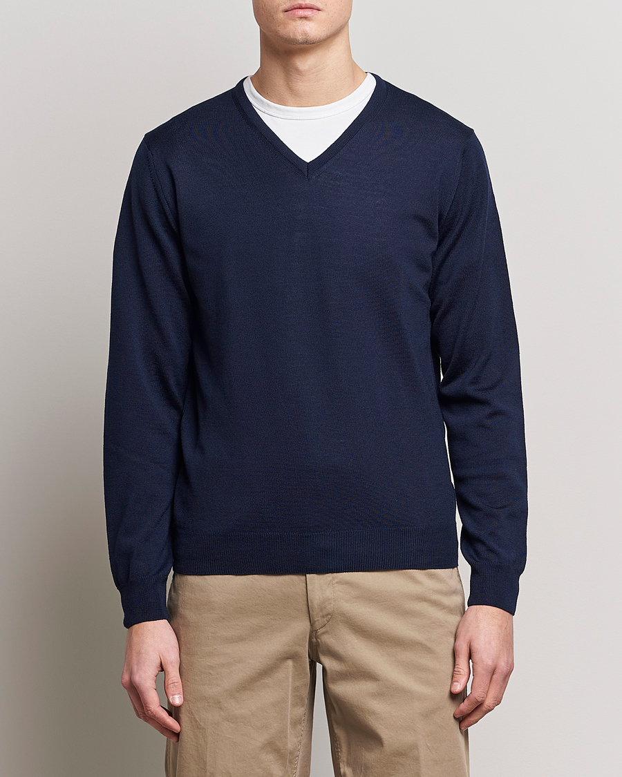 Hombres | Jerséis y prendas de punto | Stenströms | Merino Patch V-Neck Navy/Light Blue