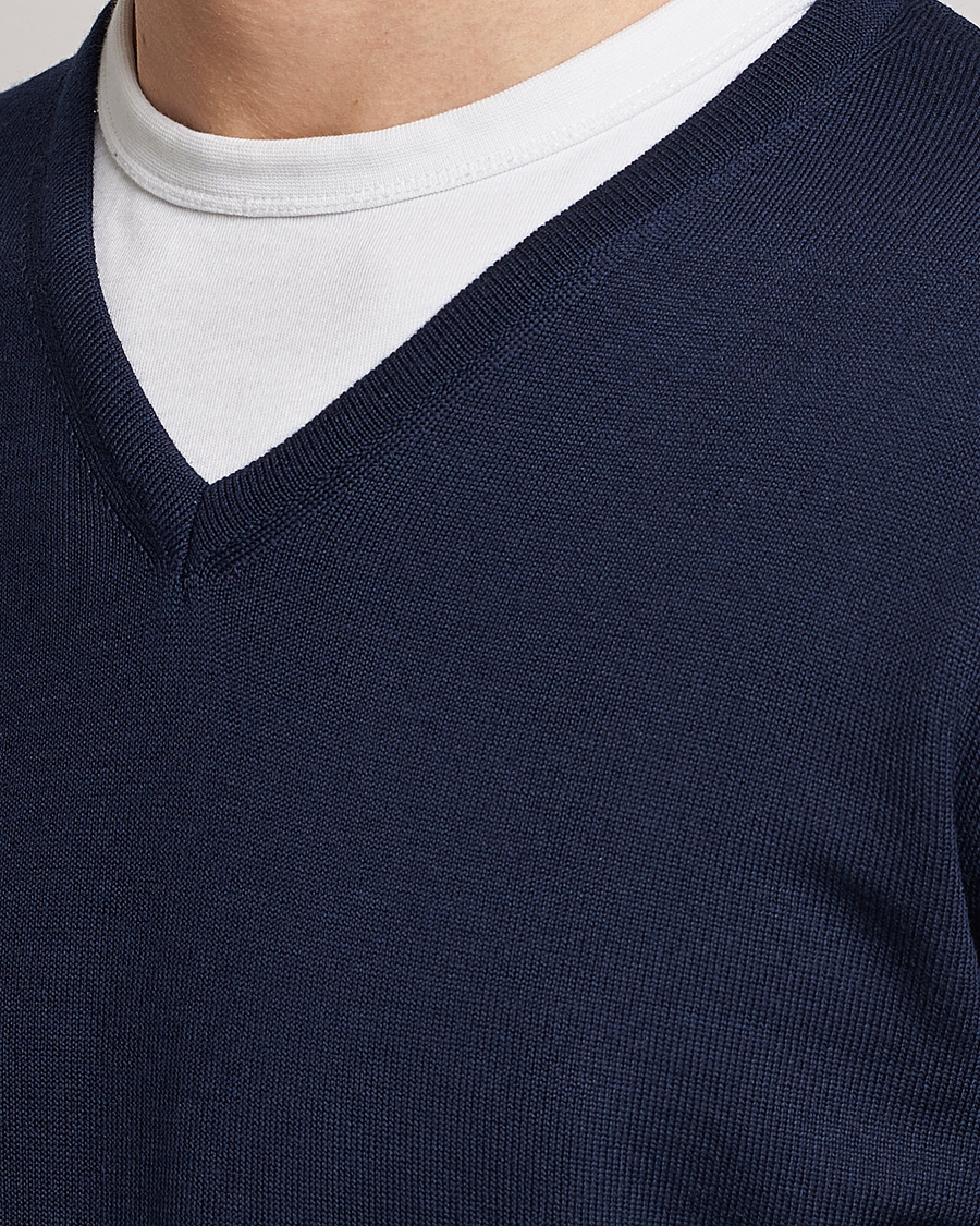 Hombres | Jerséis y prendas de punto | Stenströms | Merino Patch V-Neck Navy/Light Blue