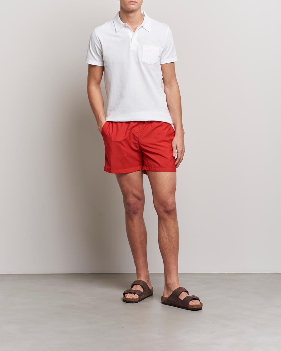 Hombres | Bañadores | The Resort Co | Classic Swimshorts Ruby Red