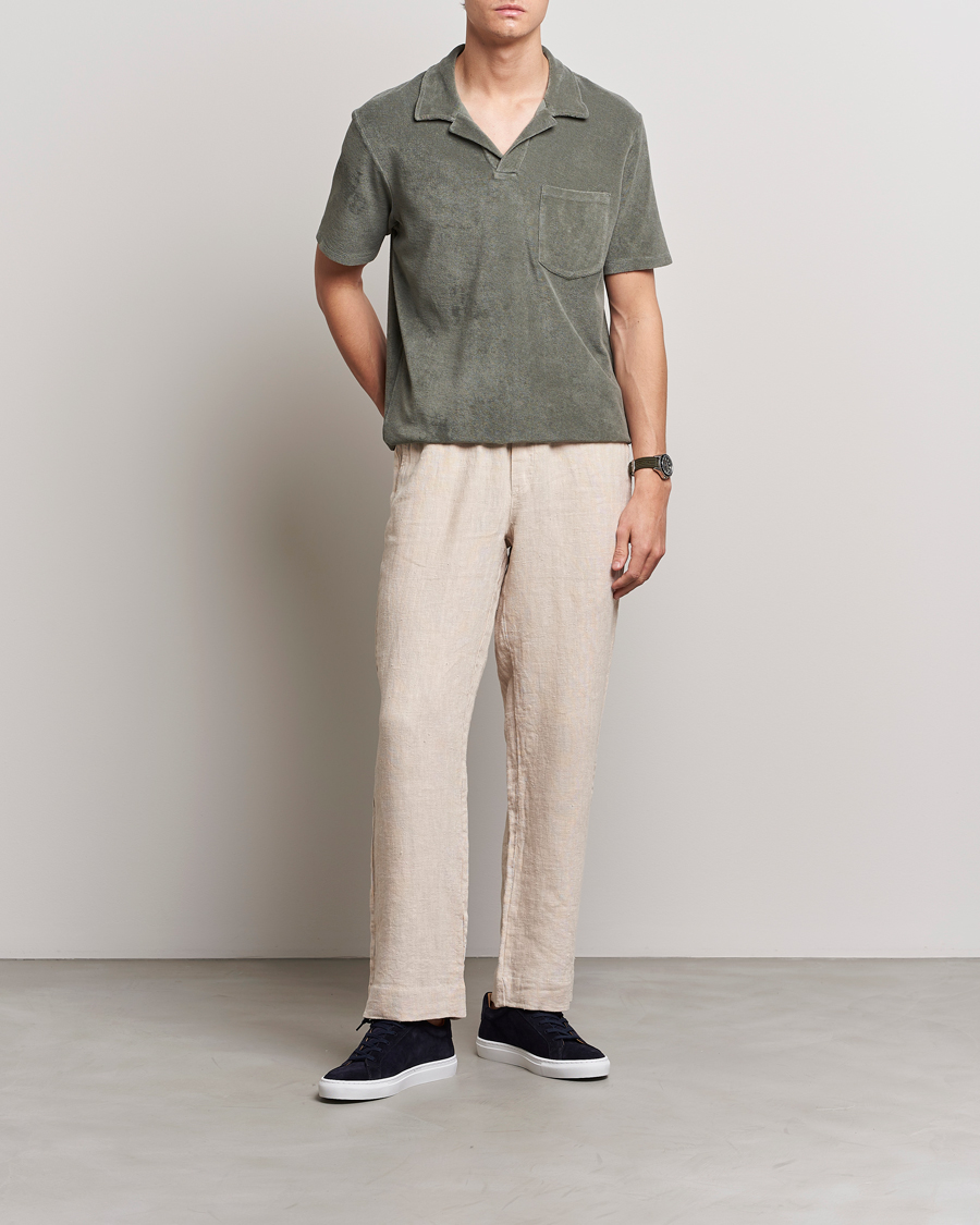 Hombres | Polos | A Day's March | Terry Polo Dusty Green