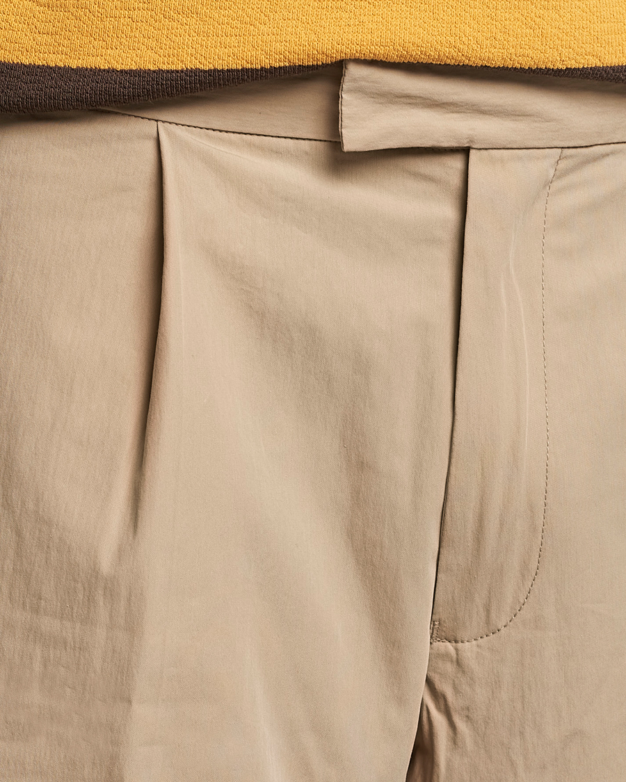 Hombres | Pantalones | BEAMS PLUS | Comfort Cloth Travel Trousers Beige