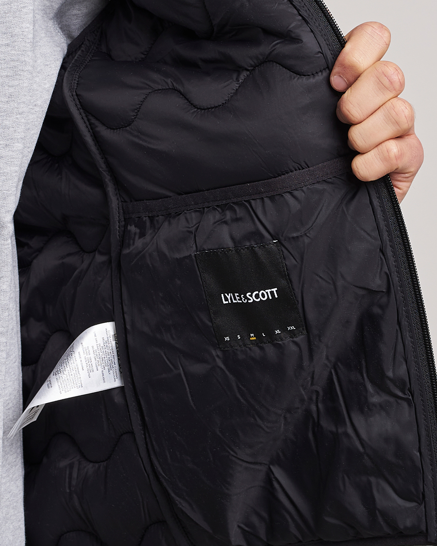 Hombres | Chalecos | Lyle & Scott | Crest Quilted Gilet Vest Black