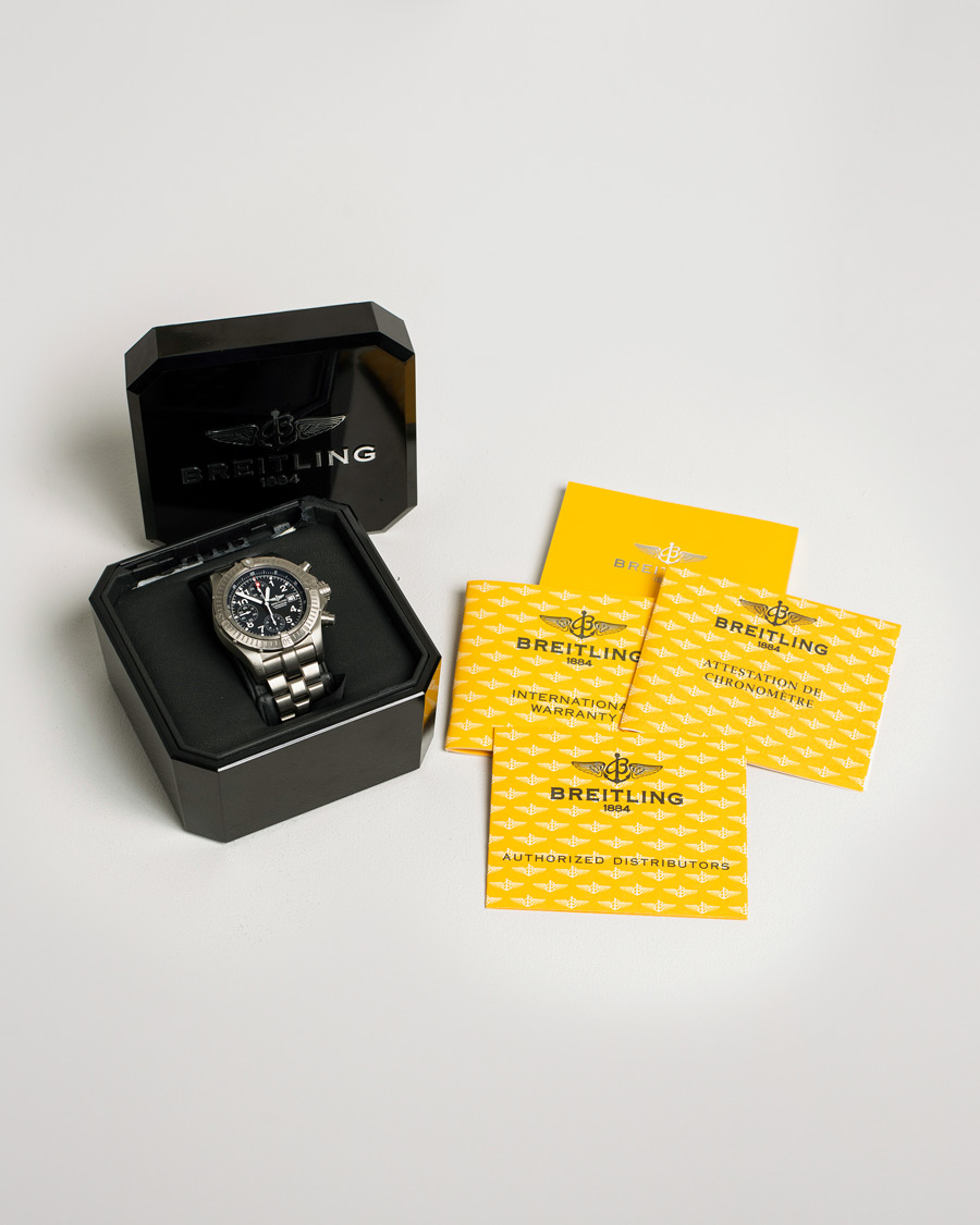 Hombres | Pre-Owned & Vintage Watches | Breitling Pre-Owned | AvengerM1 E73360 Titan Blue