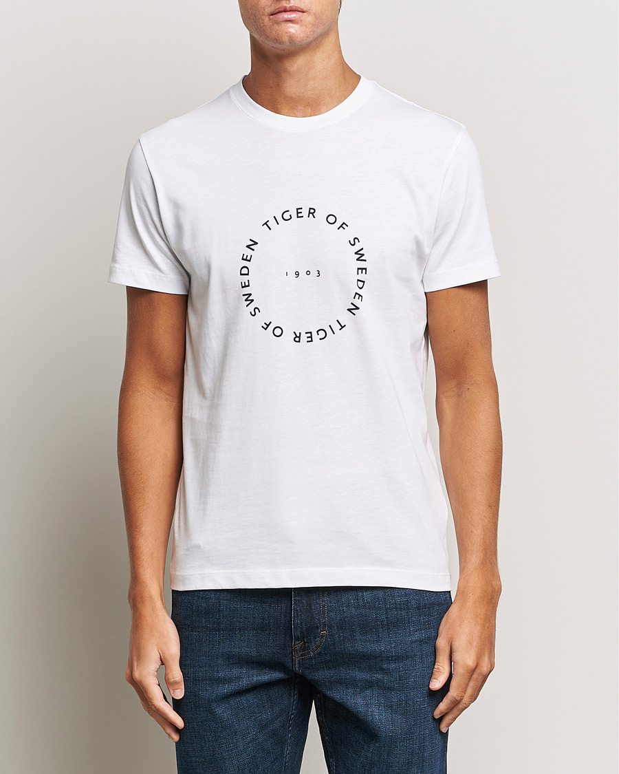 Hombres | Camisetas | Tiger of Sweden | Dillan Crew Neck Logo T-Shirt Pure White