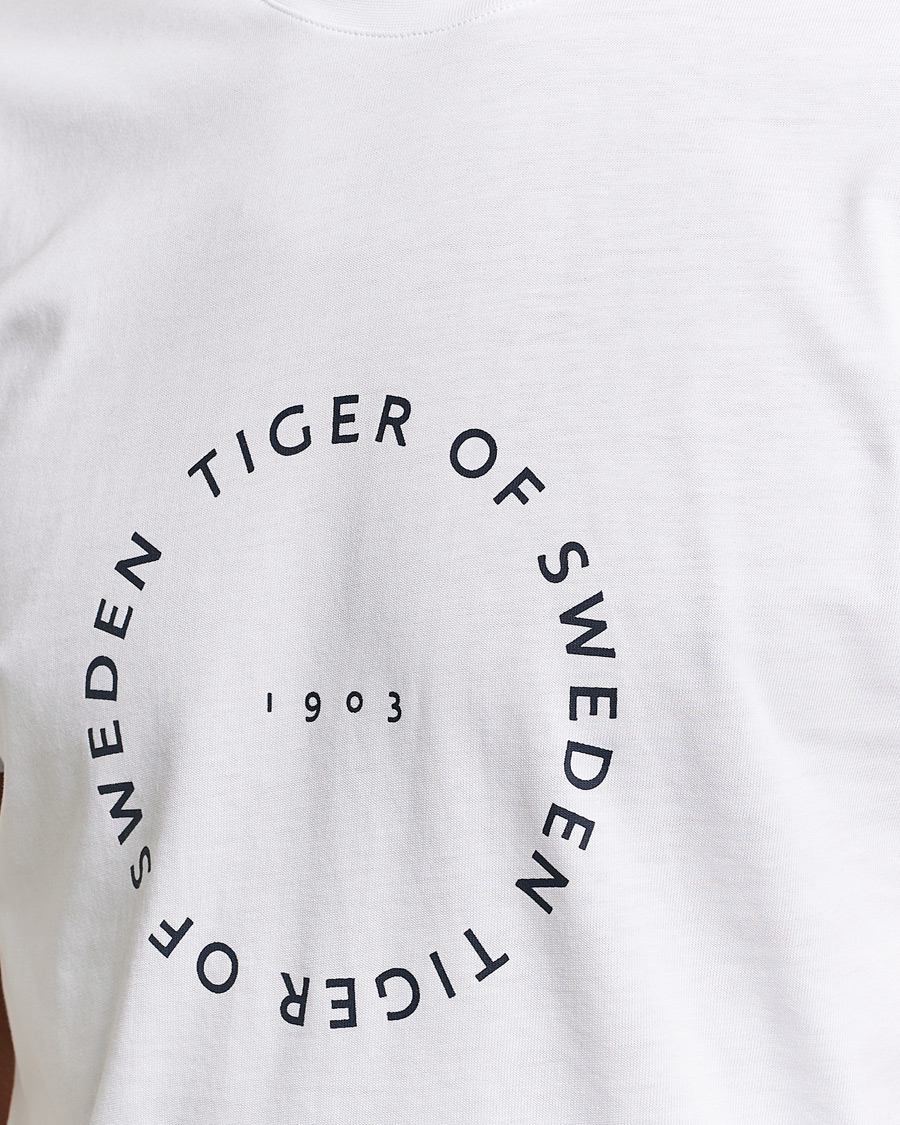 Hombres | Camisetas | Tiger of Sweden | Dillan Crew Neck Logo T-Shirt Pure White