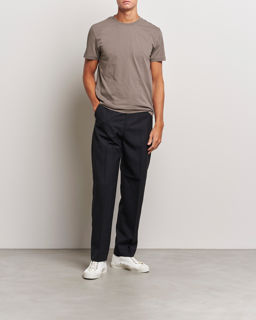 Hombres | Camisetas | Tiger of Sweden | Dillan Crew Neck T-Shirt Dark Stone