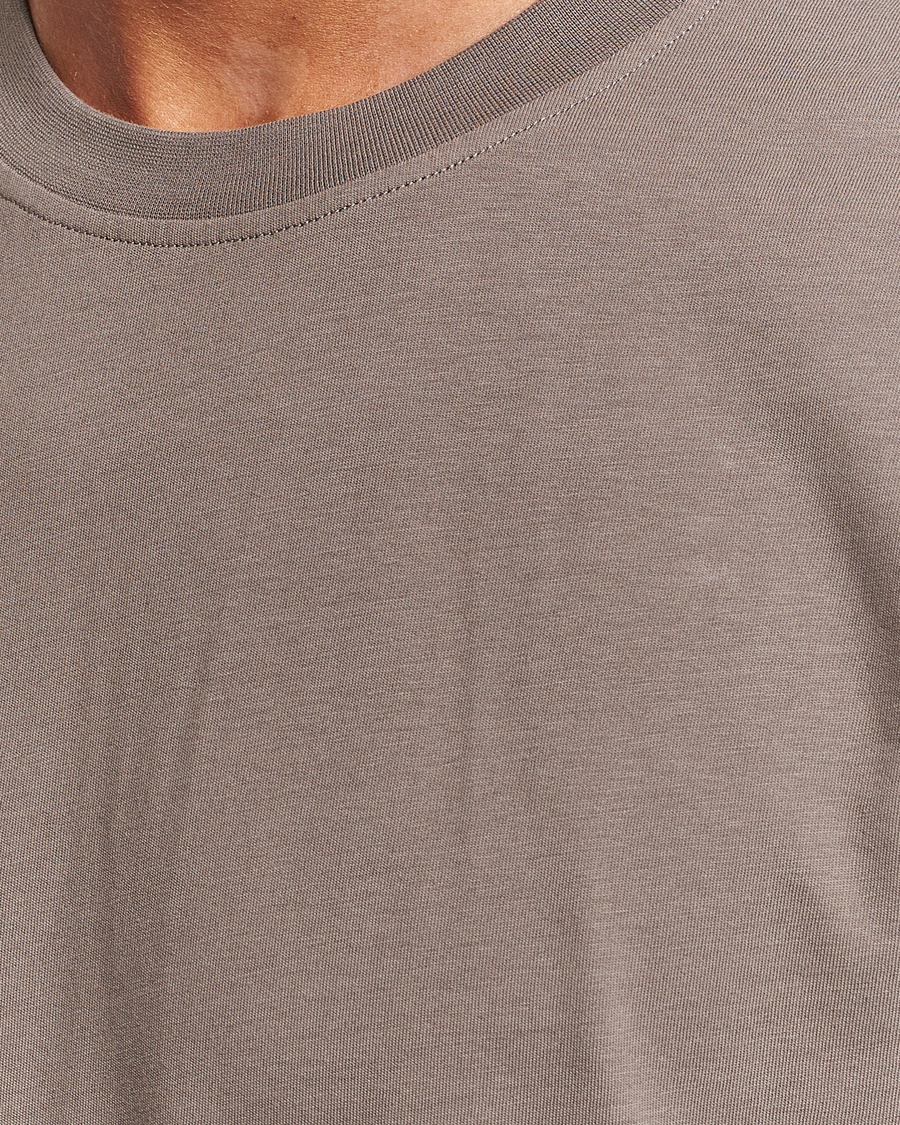 Hombres | Camisetas | Tiger of Sweden | Dillan Crew Neck T-Shirt Dark Stone