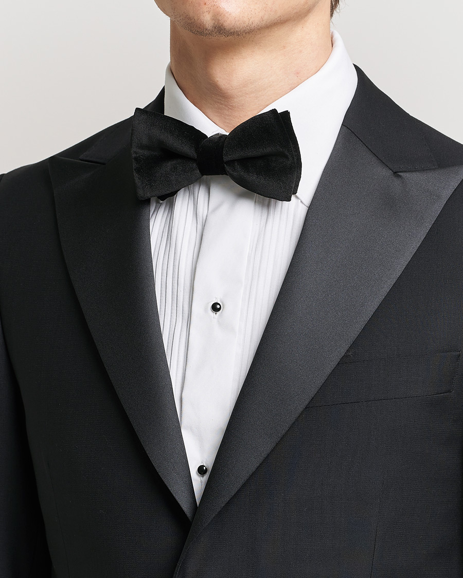 Hombres | Eton Pre-Tied Velvet Bow Tie Black | Eton | Pre-Tied Velvet Bow Tie Black