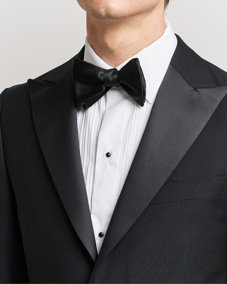 Hombres | Eton Pre-Tied Silk Bow Tie Black | Eton | Pre-Tied Silk Bow Tie Black