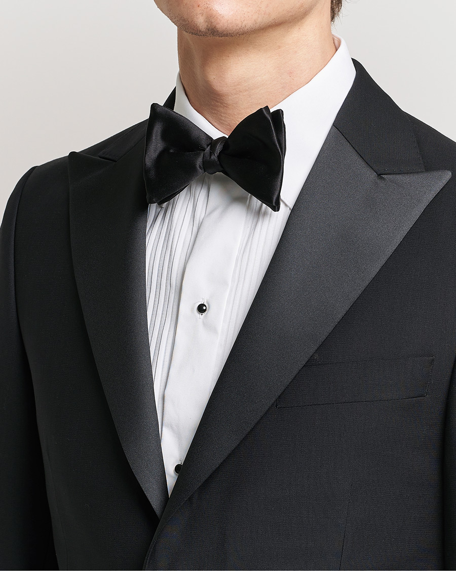 Hombres | Eton Self-Tie Silk Bow Tie Black | Eton | Self-Tie Silk Bow Tie Black