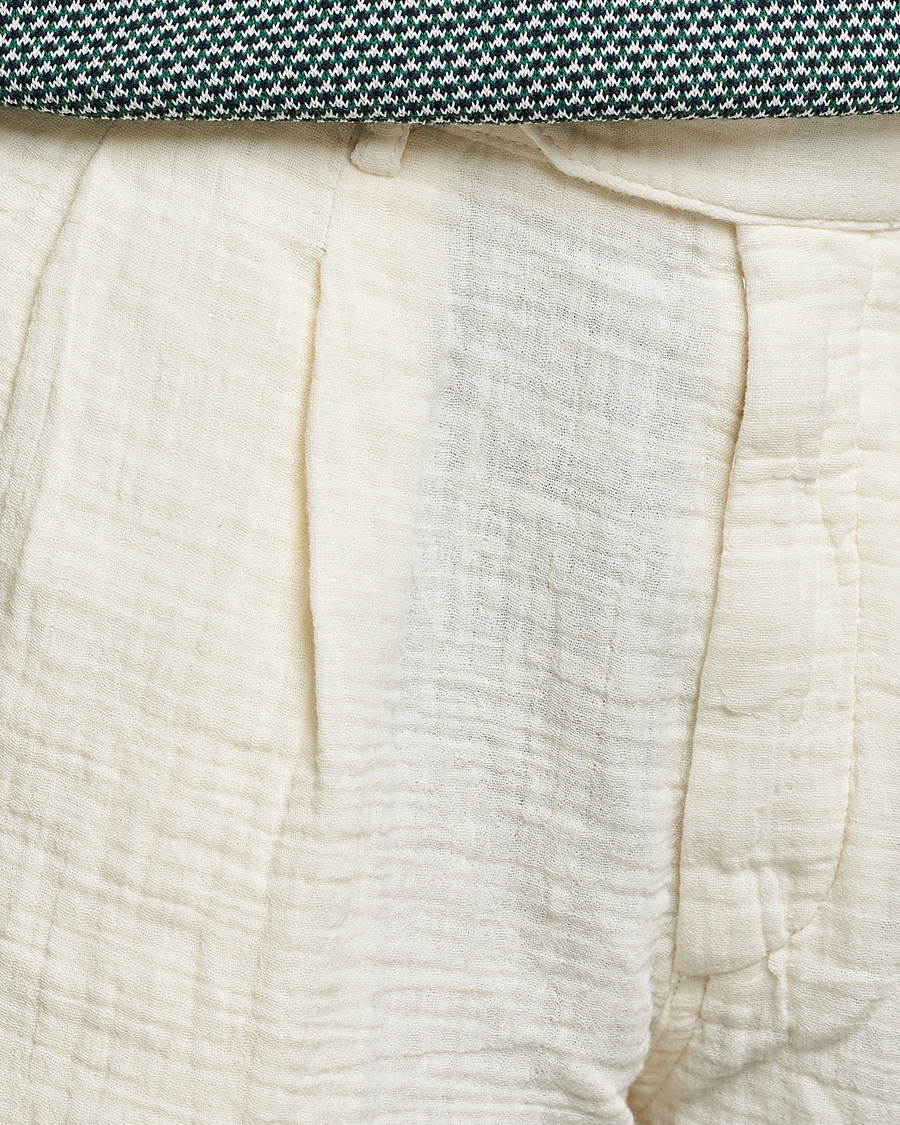 Hombres | Pantalones cortos | Oscar Jacobson | Tanker Pleated Crepe Cotton Shorts White