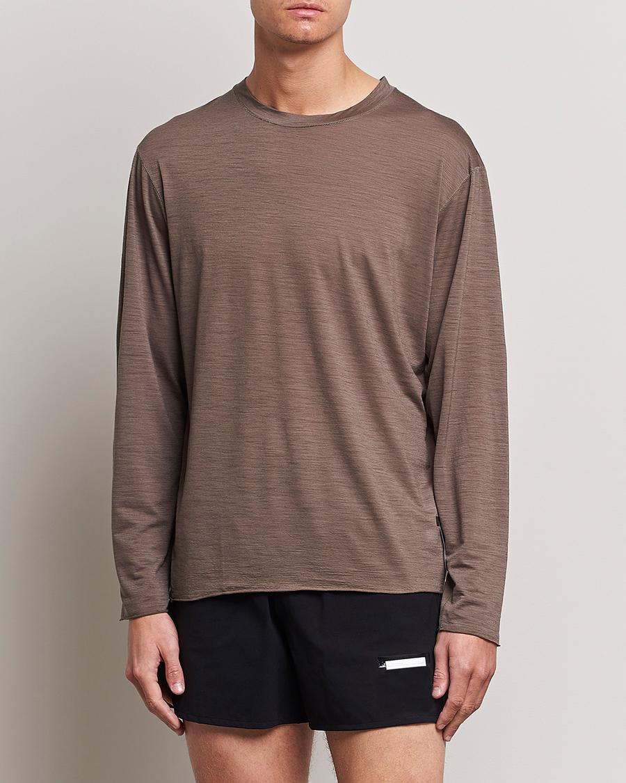 Hombres | Camisetas | Satisfy | CloudMerino Long Tee Warm Stone